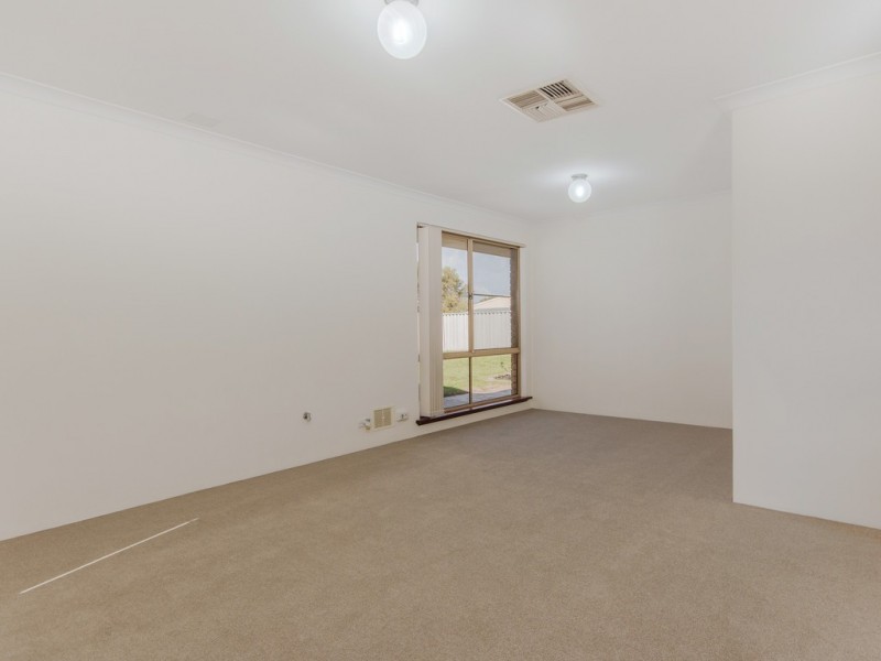 2 Hope Place, Waikiki WA 6169