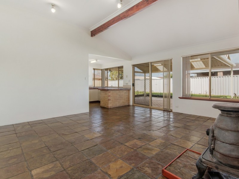 2 Hope Place, Waikiki WA 6169