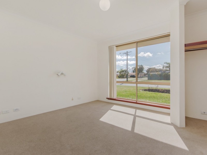 2 Hope Place, Waikiki WA 6169