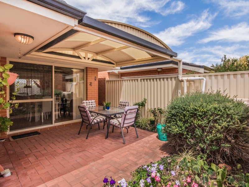 2/51 Laguardia Loop, Port Kennedy WA 6172