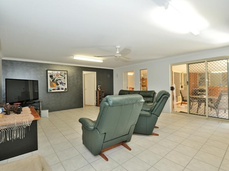 4 Dunkirk Court, Port Kennedy WA 6172