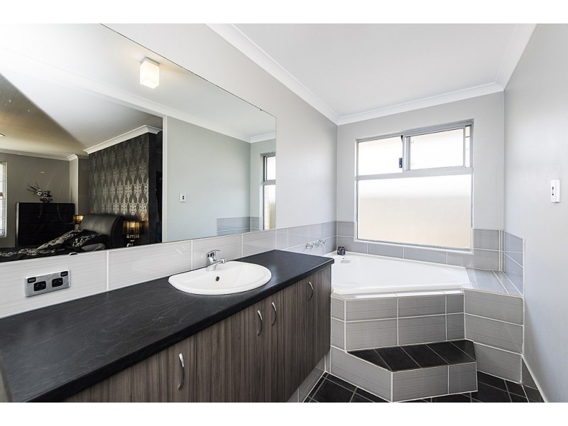 19 Upwey Street, Wellard WA 6170