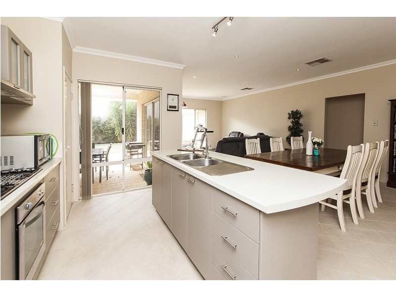 15 Smithers Parkway, Baldivis WA 6171