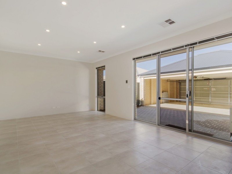 28 Cavendish Boulevard, Wellard WA 6170