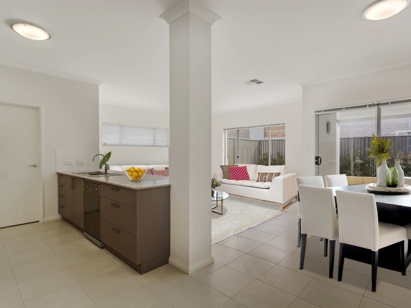 13/2 Louvre Way, Baldivis WA 6171