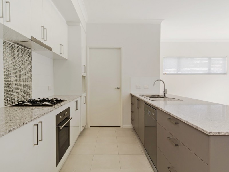 13/2 Louvre Way, Baldivis WA 6171