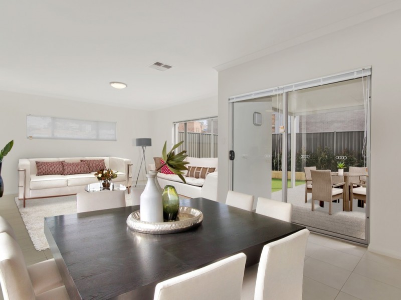 13/2 Louvre Way, Baldivis WA 6171