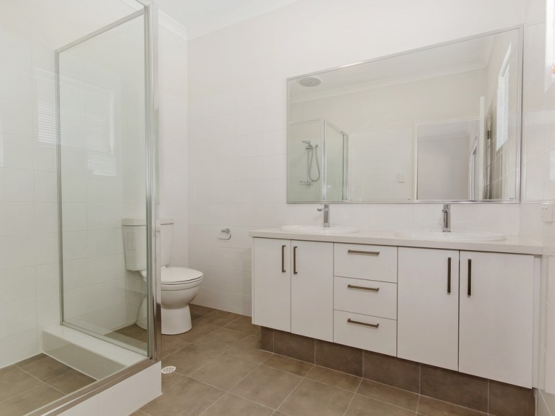 13/2 Louvre Way, Baldivis WA 6171