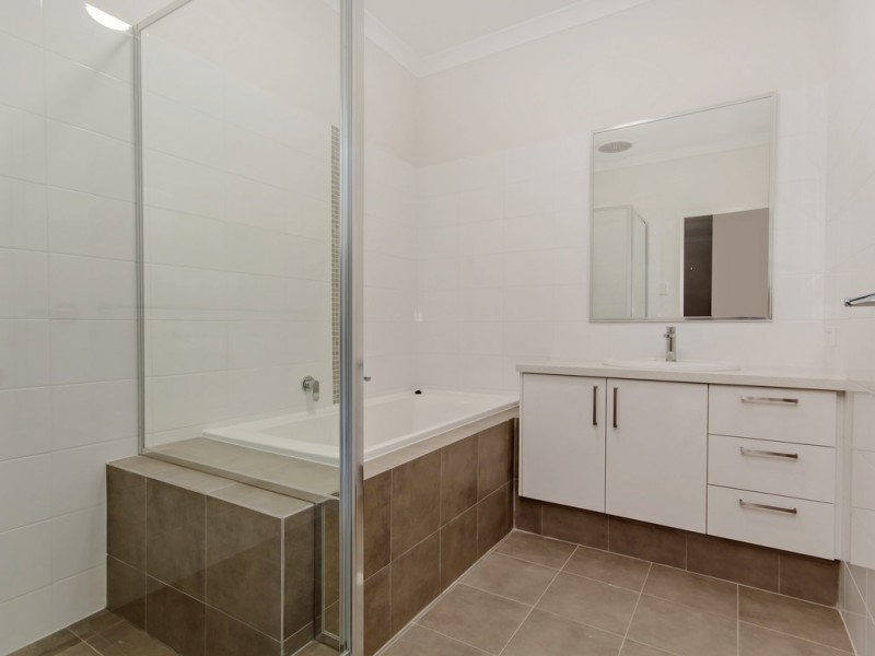13/2 Louvre Way, Baldivis WA 6171