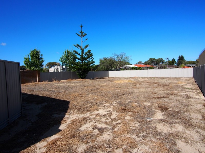 19A Thomas Street, Safety Bay WA 6169