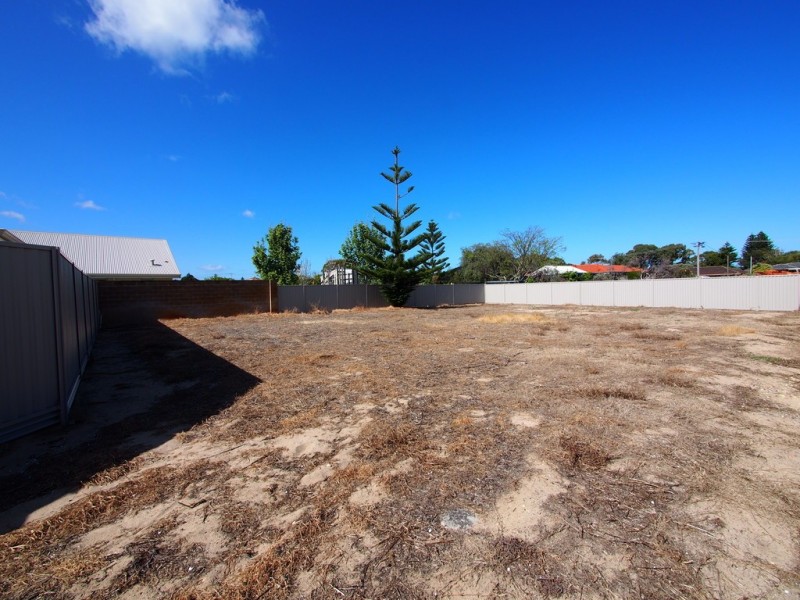 19A Thomas Street, Safety Bay WA 6169