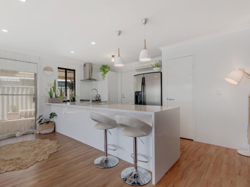 42 Tryall Avenue, Port Kennedy WA 6172
