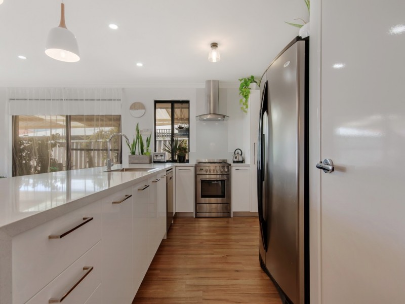 42 Tryall Avenue, Port Kennedy WA 6172