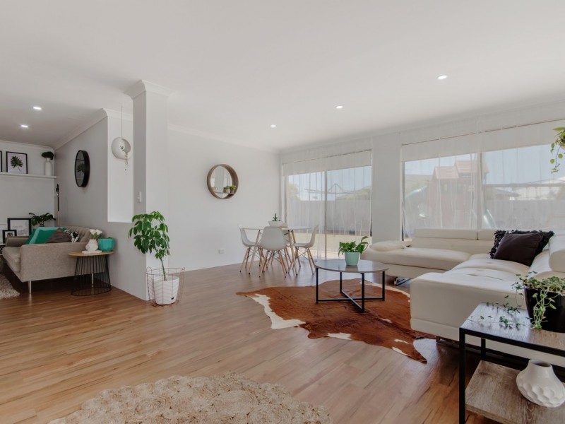 42 Tryall Avenue, Port Kennedy WA 6172