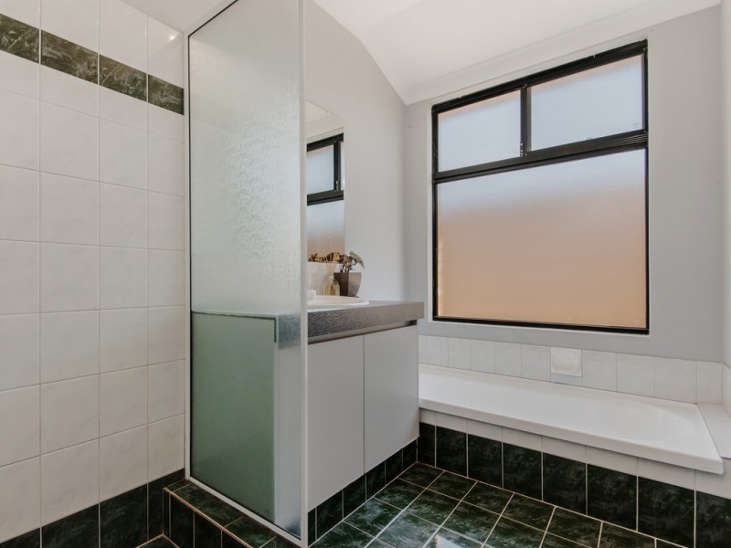 42 Tryall Avenue, Port Kennedy WA 6172