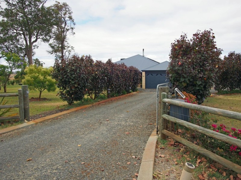 7 Chidlow Way, Roelands WA 6226