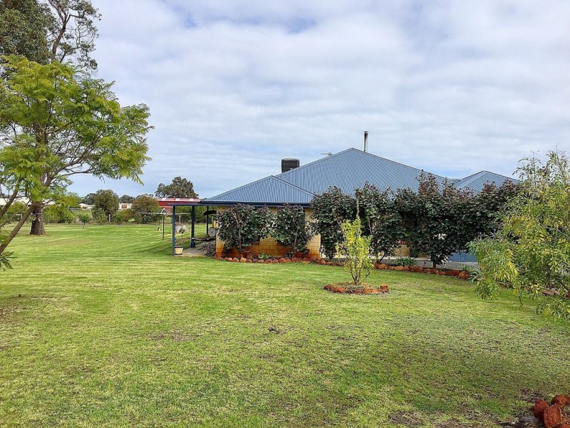 7 Chidlow Way, Roelands WA 6226