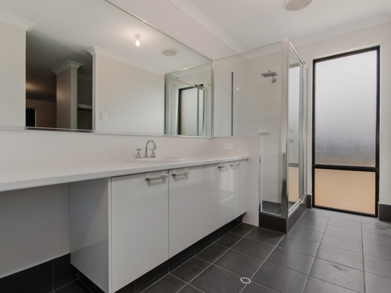 15 Tallowood Ave, Baldivis WA 6171