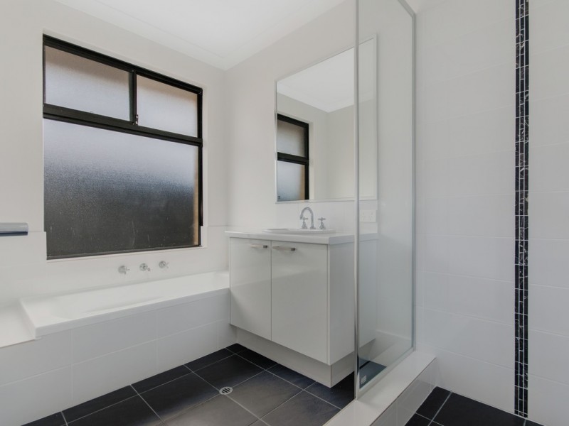 15 Tallowood Ave, Baldivis WA 6171