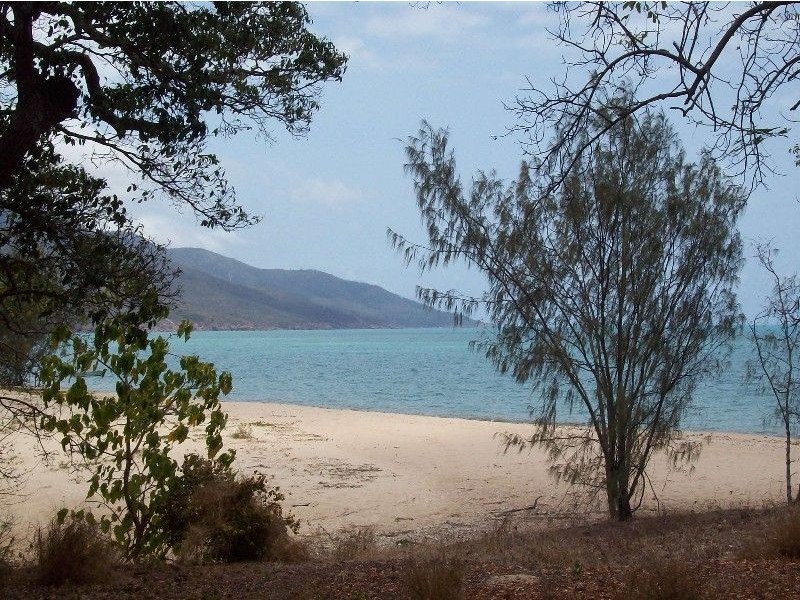 88 Gloucester Avenue, Hideaway Bay QLD 4800