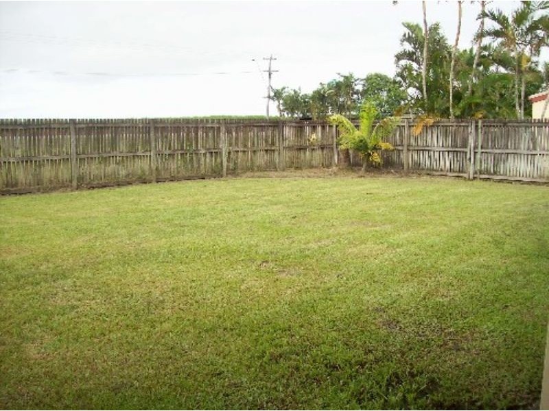 1/8 Gardenia Street, Proserpine QLD 4800