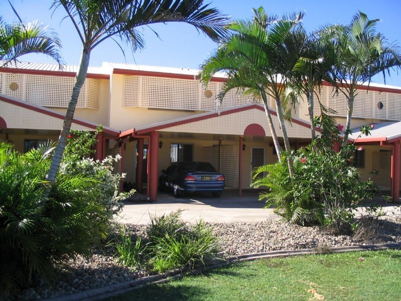 4/6 Gardenia Street, Proserpine QLD 4800