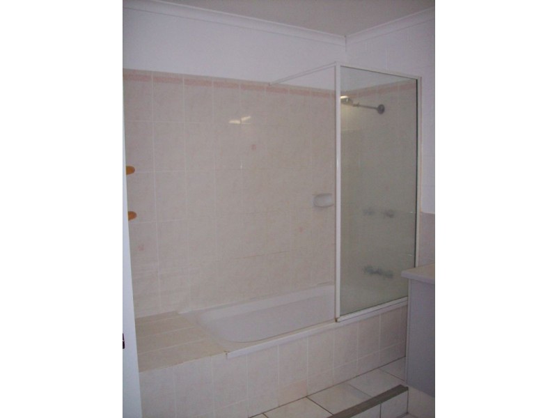 4/6 Gardenia Street, Proserpine QLD 4800