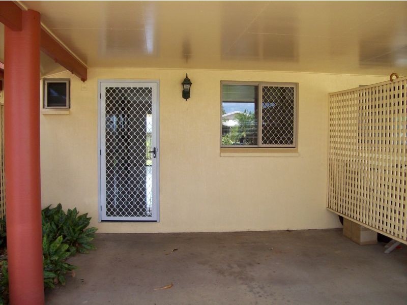 4/6 Gardenia Street, Proserpine QLD 4800