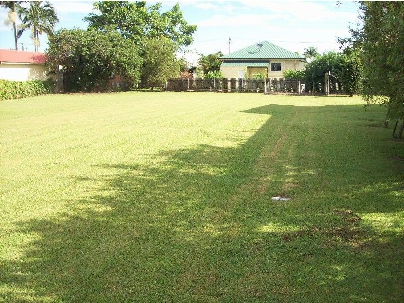 14 Smith Street, Proserpine QLD 4800