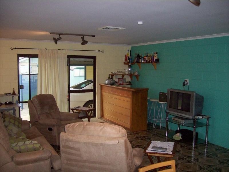 2 Foxlee Street, Proserpine QLD 4800