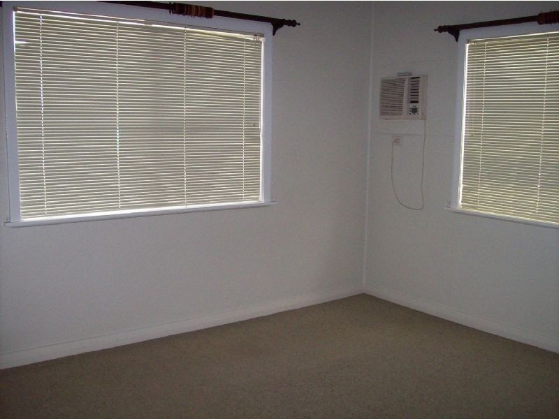 8 Edward Street, Proserpine QLD 4800