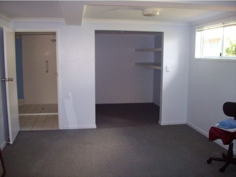 8 Edward Street, Proserpine QLD 4800