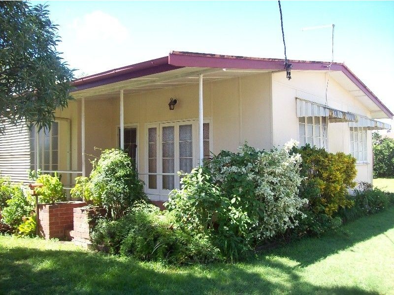 3 Herbert Street, Proserpine QLD 4800