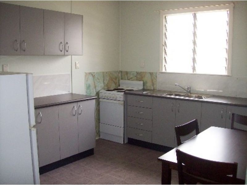 1/3 Holmes Street, Proserpine QLD 4800