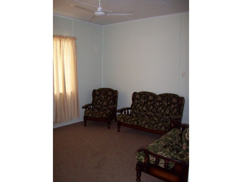 1/3 Holmes Street, Proserpine QLD 4800