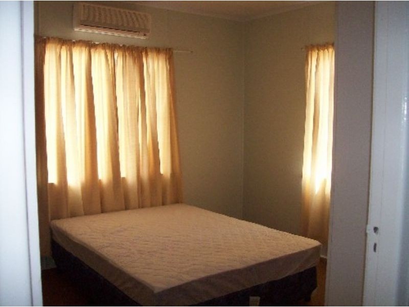 1/3 Holmes Street, Proserpine QLD 4800
