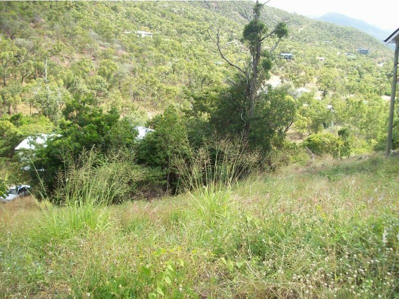 28 Roseric Crescent, Hideaway Bay QLD 4800