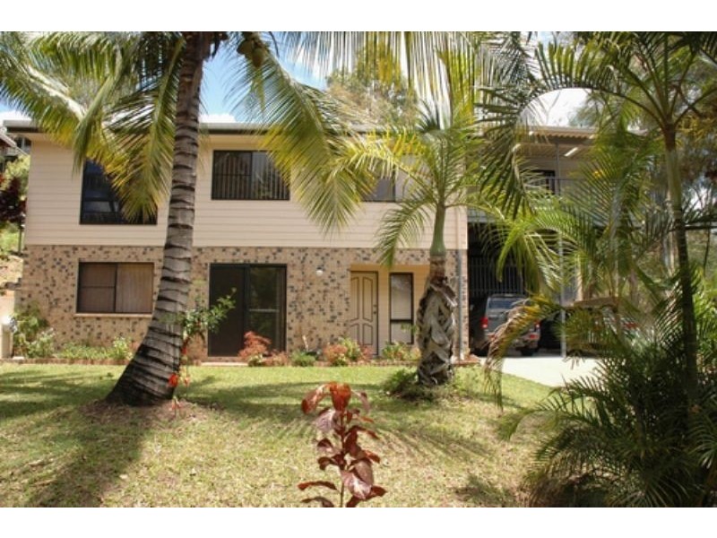 8 Grace Avenue, Cannonvale QLD 4802