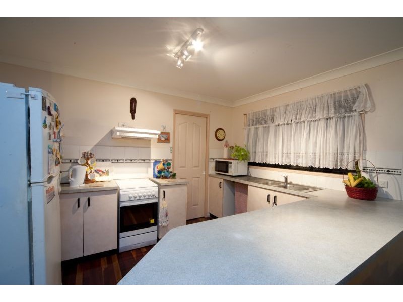 8 Grace Avenue, Cannonvale QLD 4802