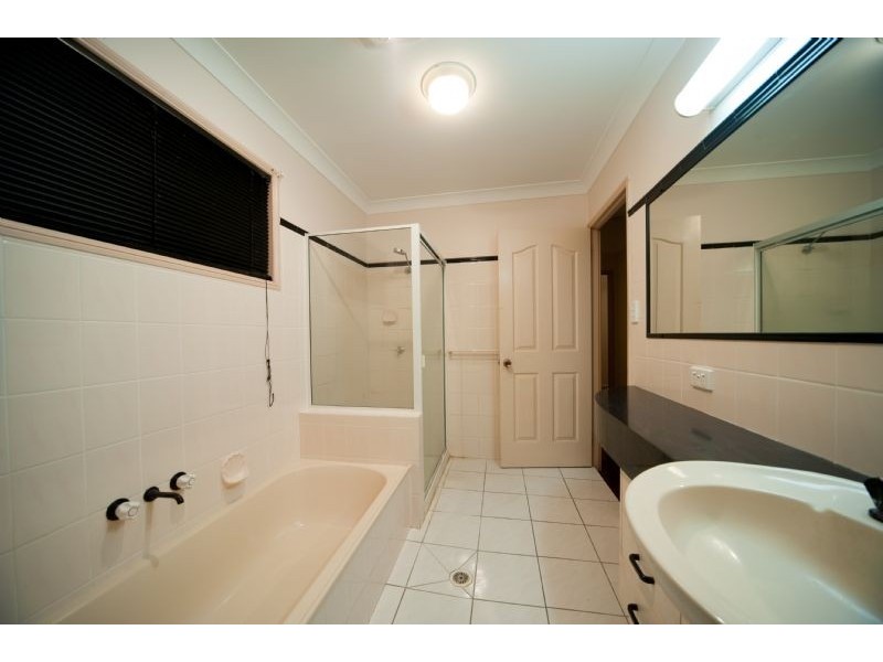 8 Grace Avenue, Cannonvale QLD 4802