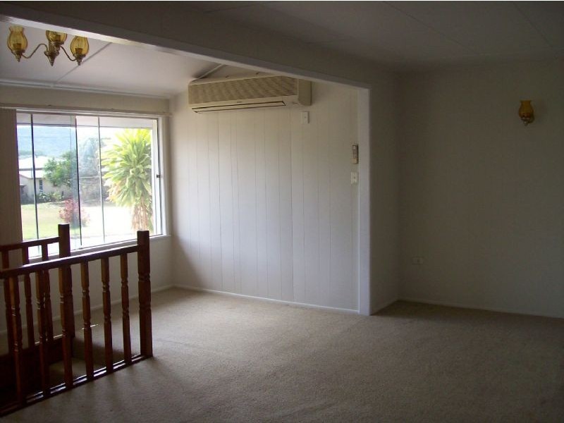 8 Edward Street, Proserpine QLD 4800