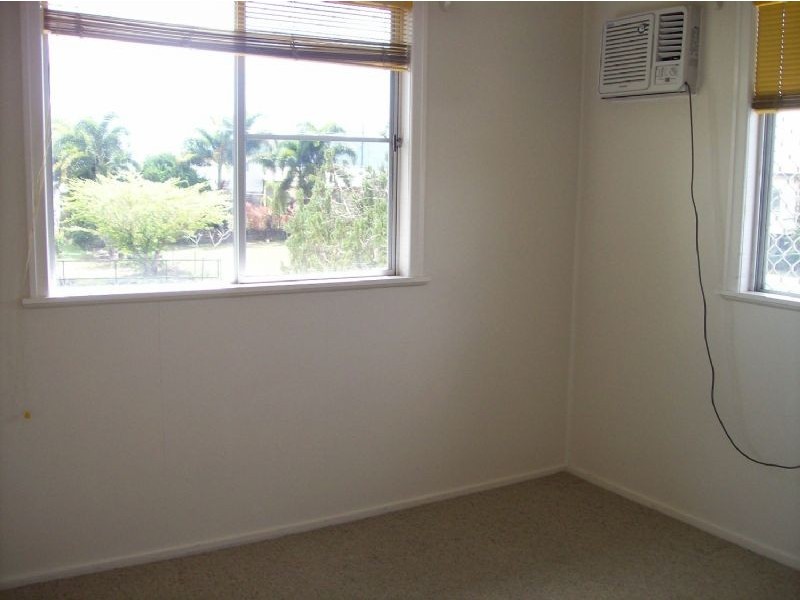 8 Edward Street, Proserpine QLD 4800