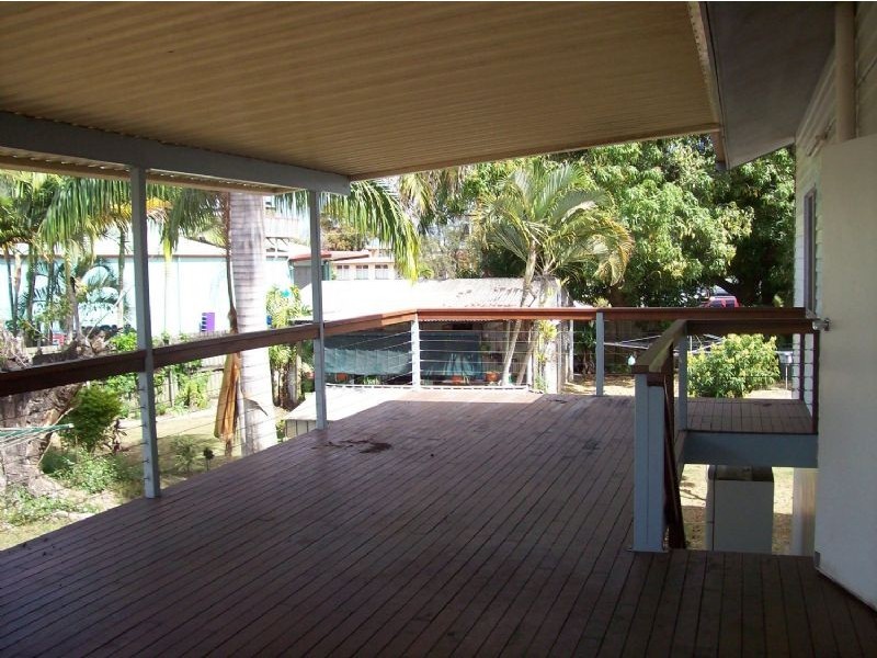 8 Edward Street, Proserpine QLD 4800