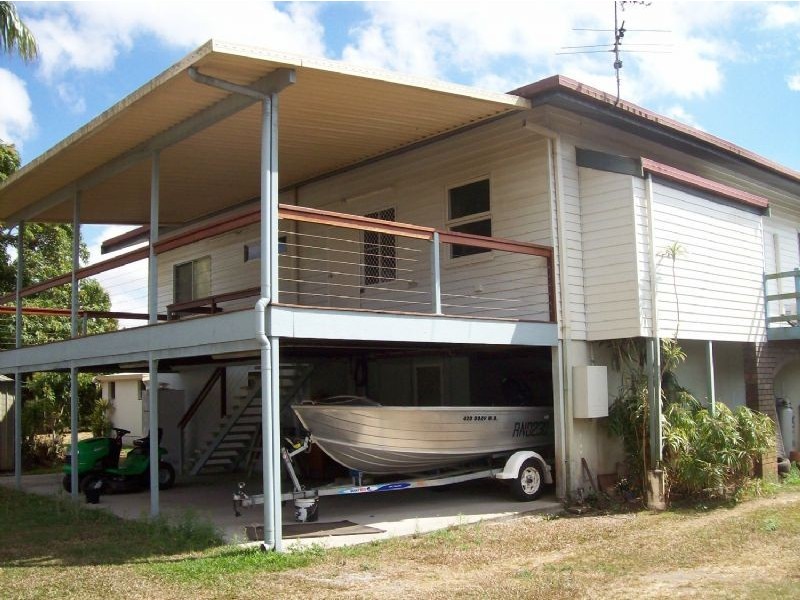 8 Edward Street, Proserpine QLD 4800