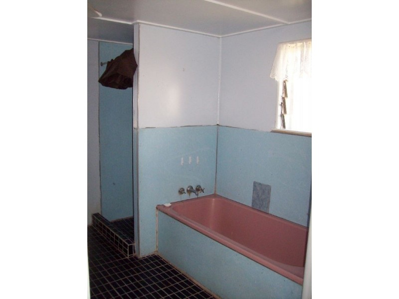 10 Holmes Street, Proserpine QLD 4800