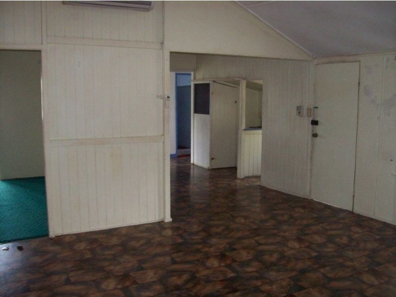 8 Davy Avenue, Proserpine QLD 4800