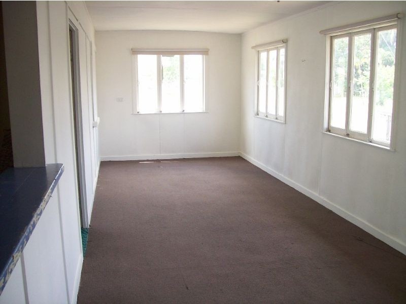 8 Davy Avenue, Proserpine QLD 4800