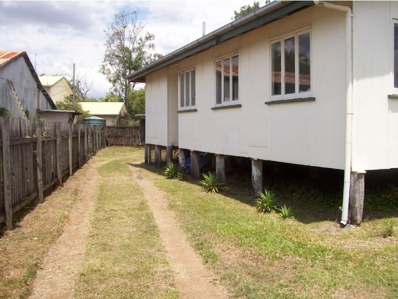 8 Davy Avenue, Proserpine QLD 4800
