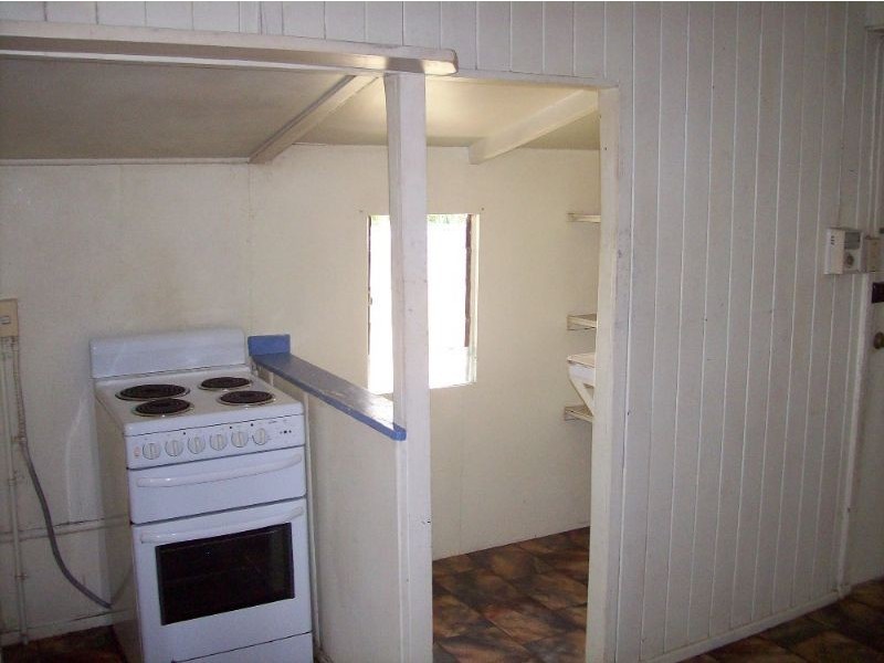 8 Davy Avenue, Proserpine QLD 4800