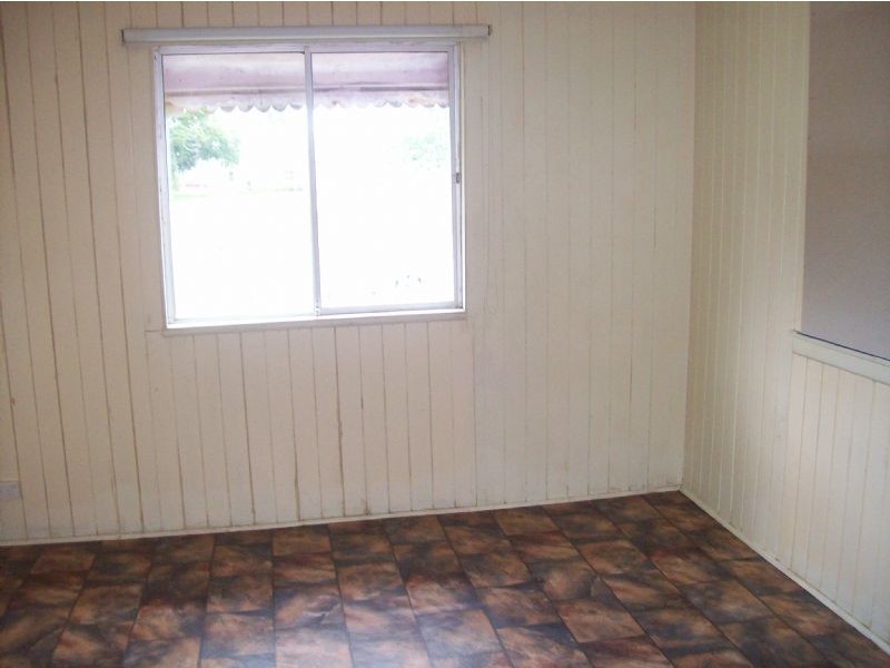 8 Davy Avenue, Proserpine QLD 4800